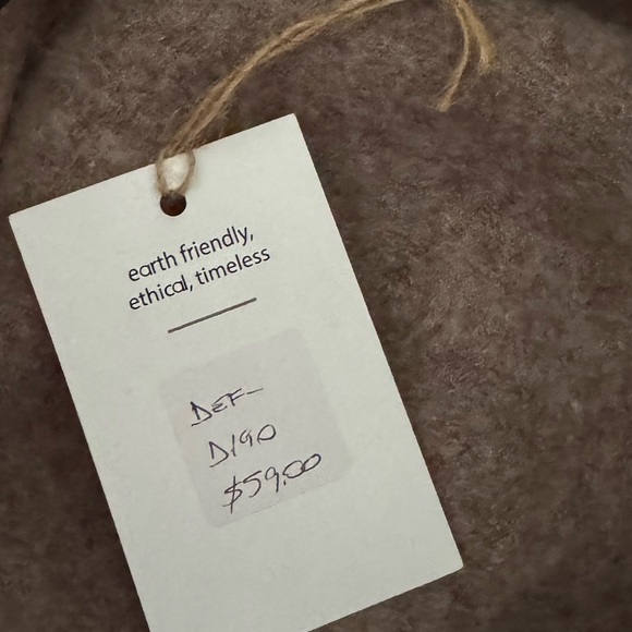 Custom made hat. NWT - Picture 4 of 4